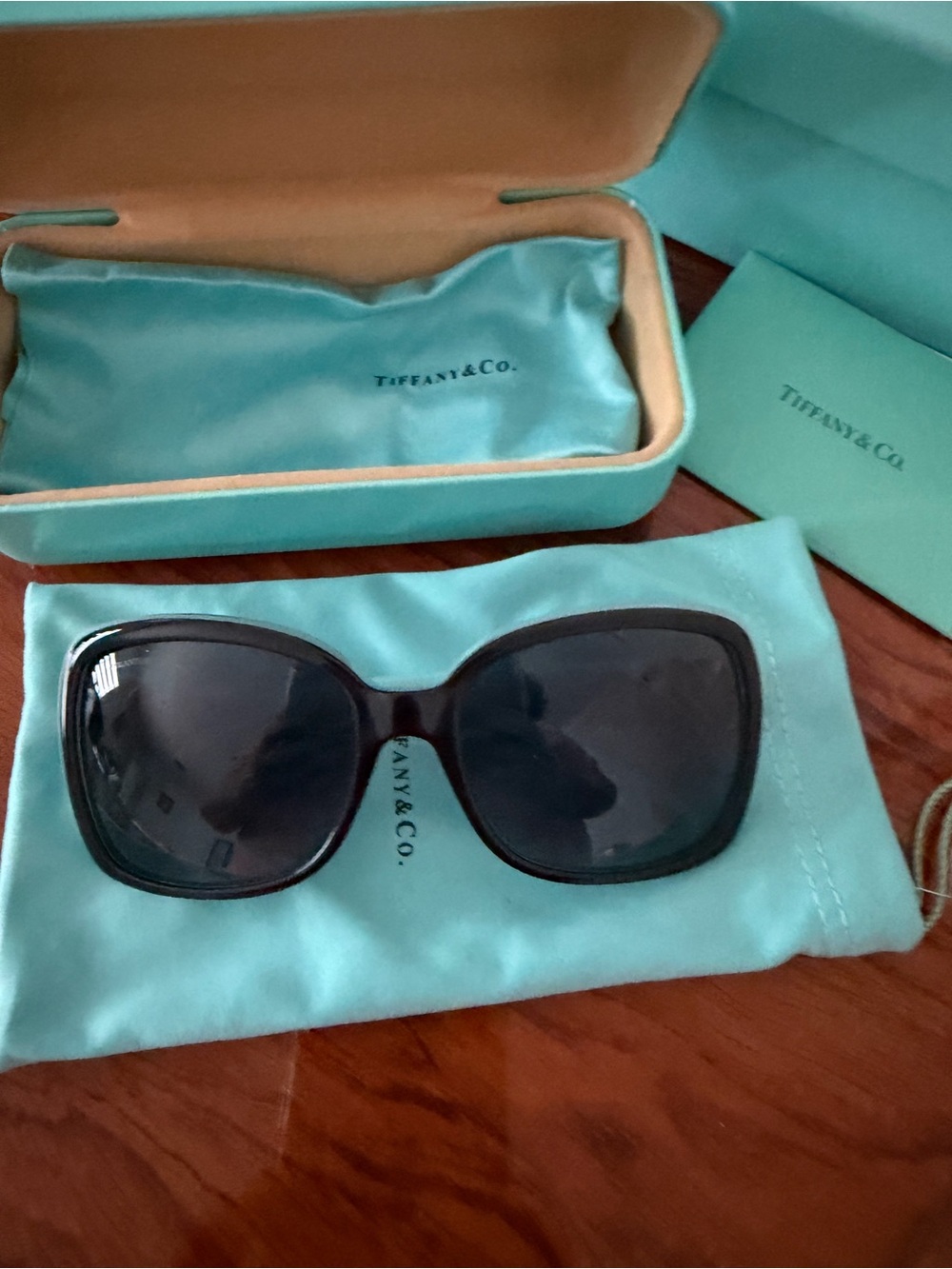Tiffany & Co. Black Women's Sunglasses with Tiffany Blue Case and Pouch - Picture 2 of 9
